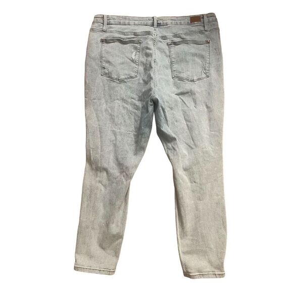 Judy Blue Women's Plus Size 24 Distressed Light Wash Denim Jeans - Picture 3 of 5